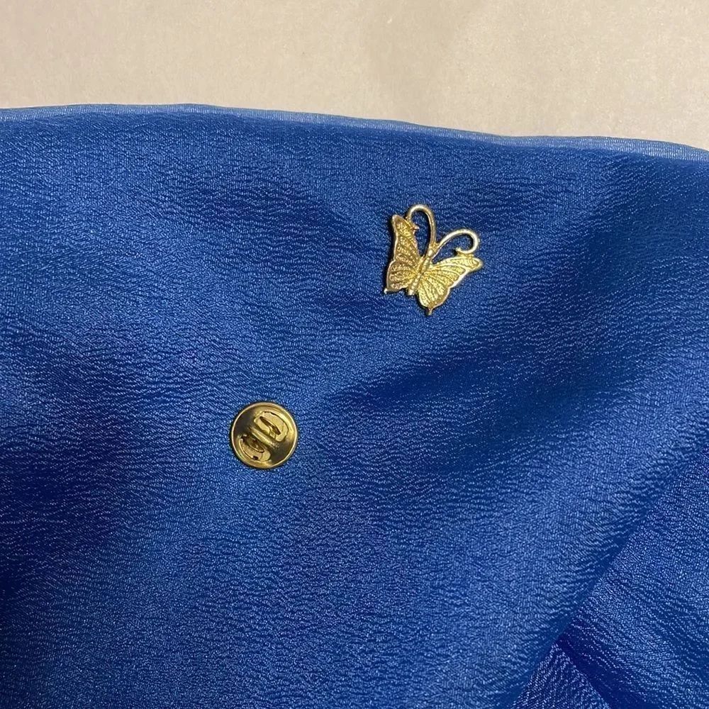 Gold tone Butterfly Pin - Picture 2 of 8